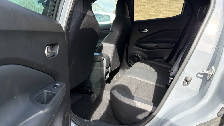 Nissan Juke 1.6 Hybrid N-Connecta 5dr Auto Hybrid Hatchback